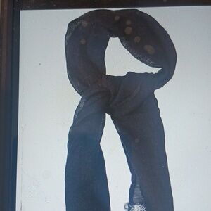 Black Scarf